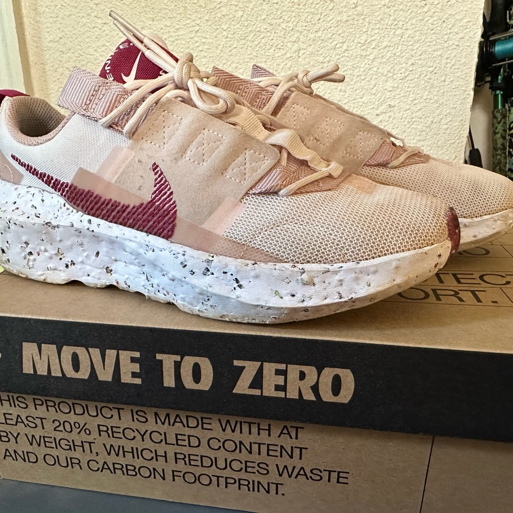 Nike Women's Beige and Red Sneakers